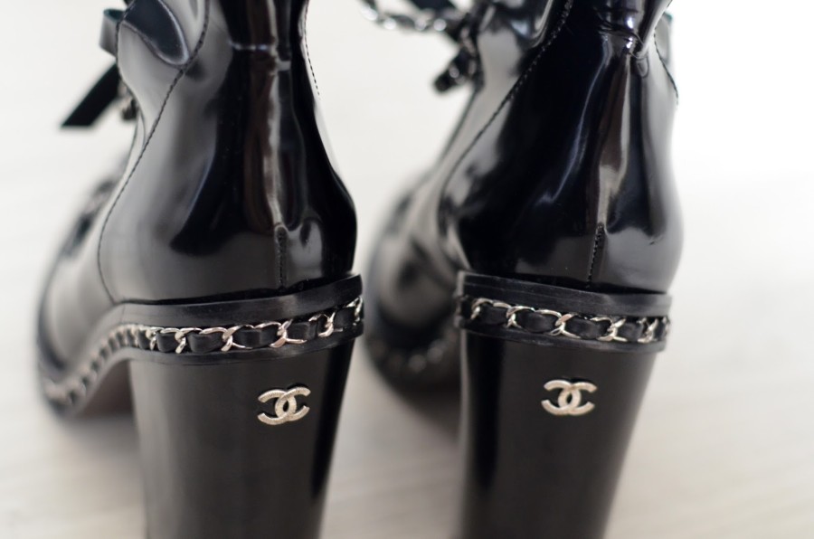NEW IN CHANEL RUNWAY CHAIN BOOTS